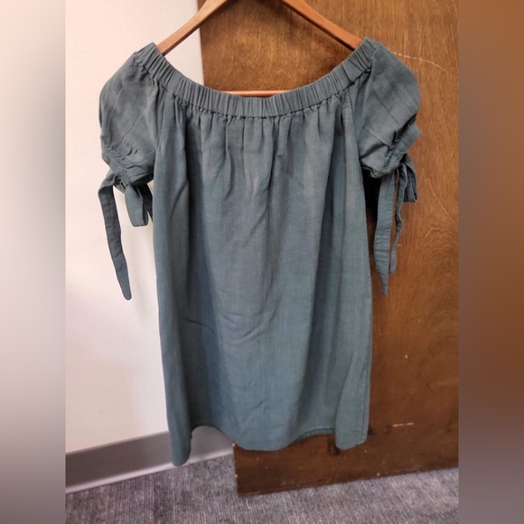 Dark Sage Green Off the Shoulder Dress Size XS - Picture 2 of 3